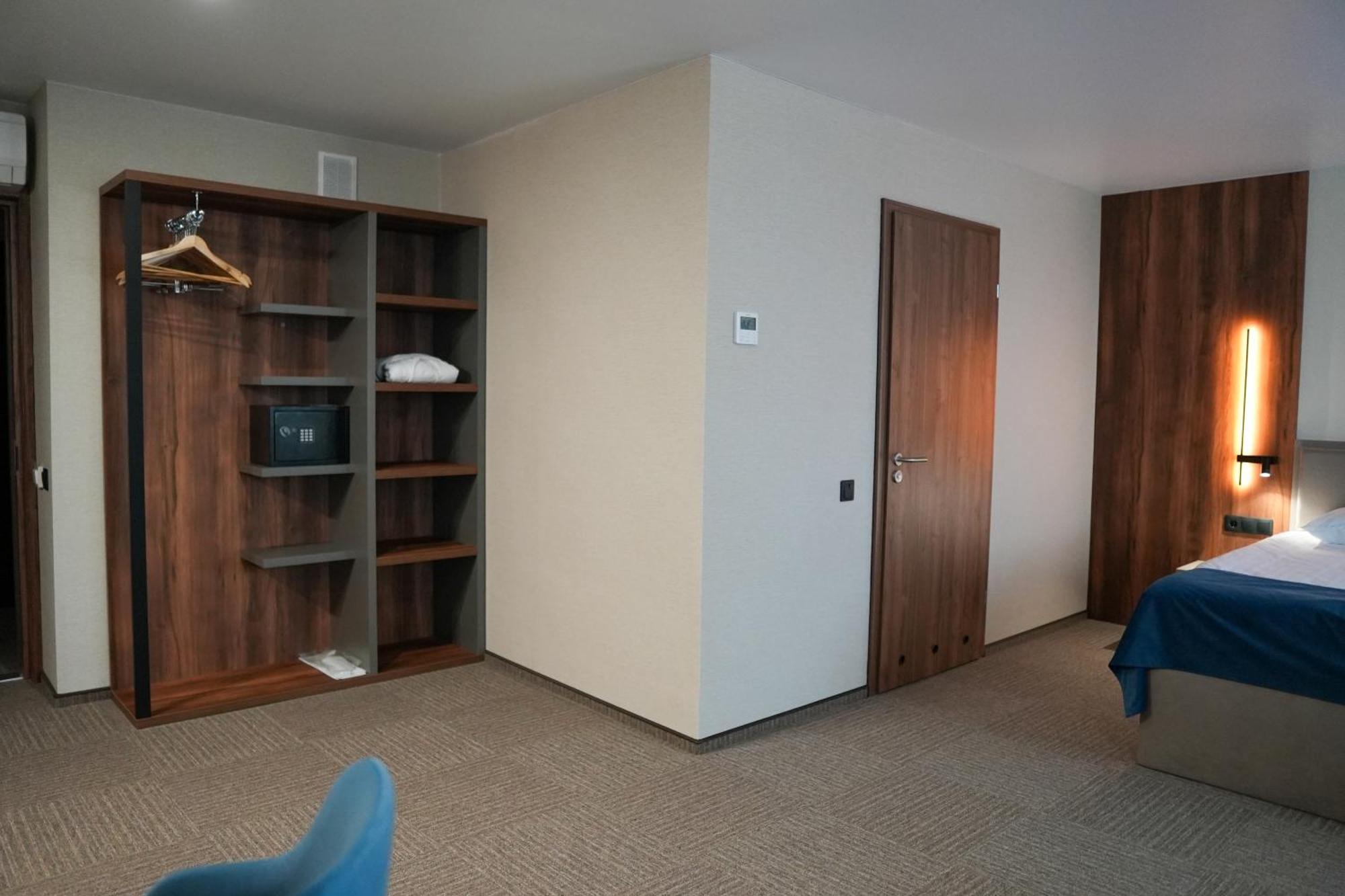 Optima Collection River Park Lutsʼk Exterior foto
